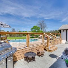 Grapeland Farm Retreat with Pool, Grill and Fire Pit