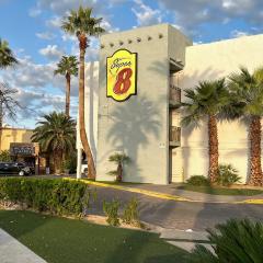 수퍼 8 - 라스베이거스(Super 8 by Wyndham Las Vegas North Strip/Fremont St. Area)