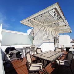 TOP VIEW PENTHOUSE Private Rooftop, Wi-Fi 500Mbps, Air Conditioning, Grill, Pool and Gym