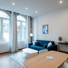 Lumineux T2, climatisé en centre ville AIL