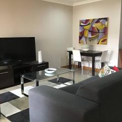 Cozy 2BR 2BR Townhouse Netflix Private Parking Great Location