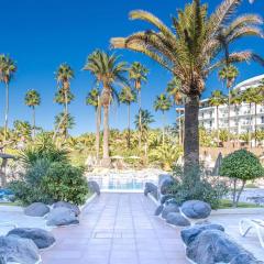 Altamira Lux Suit Beach El Duque