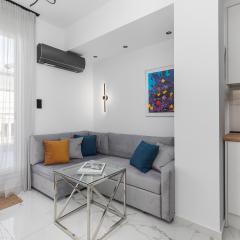 Lavender by halu!: Modern and elegant apartment