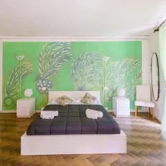 Lory's Suite