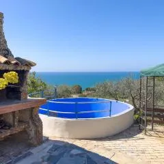 Villetta vista mare con piscina, giardino e parcheggio privato