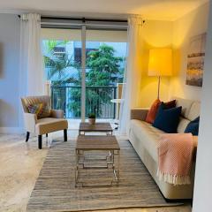 Cozy 1 bedroom unit located in a Condo Hotel in the heart of Coconut Grove Free Parking