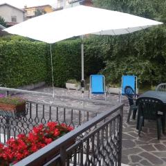 Ferienwohnung in San Zeno Di Montagna mit Garten und Terrasse und Seeblick