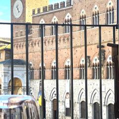 The Balcony Suite - affaccio su Piazza del Campo