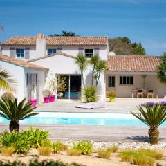 Maison au calme en lisière de forêt avec piscine chauffée