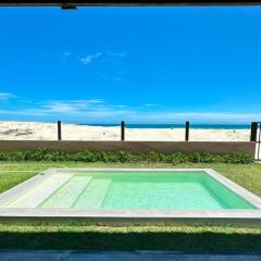 Beachfront Duplex #A10 em Barro Preto by Carpediem