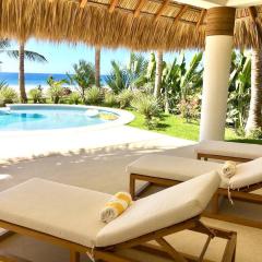 Casa Mona - Beachfront Luxury Villa