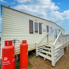 6 Berth Caravan By The Beach In Hunstanton In Norfolk, Pets Welcome Ref 13009l