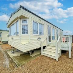 Superb Dog Friendly Caravan With Decking In Hunstanton In Norfolk Ref 13010l