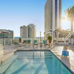 Luxury 3 BR Stunning View & High Floor Hot Tub