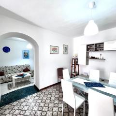 Casa GIOIA nel cuore di Carloforte; Wifi e AC