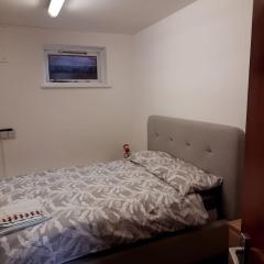 Private Ensuite Room next to A34