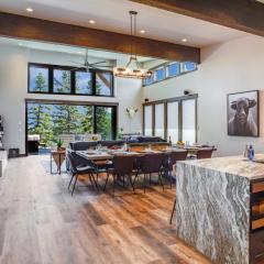 LUXURY SKI-IN-OUT Mid-Mountain Game Room Hot Tub
