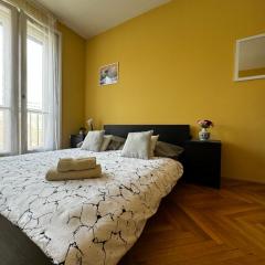 Extralarge Queen Room in the Heart of Bratislava with Terrace