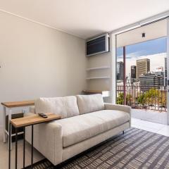 The Rose 302 - 2 Bedroom Apartment in the Heart of the City