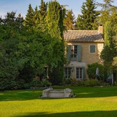 Villa de 6 chambres avec piscine privee jacuzzi et jardin clos a Saint Remy de Provence
