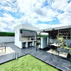 Big roof garden in a great location