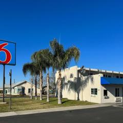 Motel 6-Delano, CA