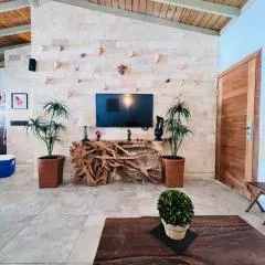 Casa en Villas Jubey con acceso al Hotel Emotion By Hodelpa