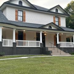 Victorian mini mansion near Lake Greenwood