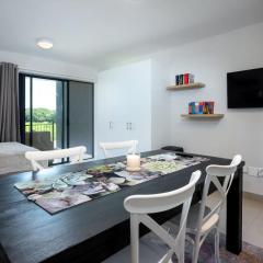 Cute and Cosy Studio Millennial 520