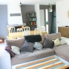 Bienvenue ! Maison chaleureuse à 7 min. des plages