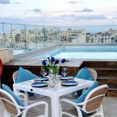 Luxury Penthouse With Rooftop Pool In Mellieha