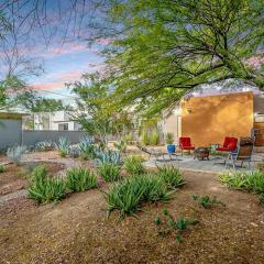 Historic Studio Guesthouse with Private Yard Near UofA, Low Summer Rates!