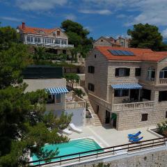 Seaside apartments with a swimming pool Selca, Brac - 22810