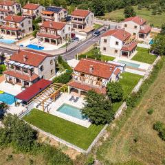 4 Bedroom Cozy Home In Cabrunici