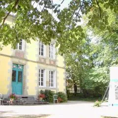 Maison de maître XIXe avec piscine partagée et parc clos, proche sites touristiques - FR-1-489-504