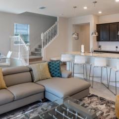 Beautiful 5 Bed Home Away from Home townhouse