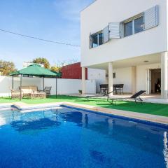 Nice Home In El Mojn With Outdoor Swimming Pool