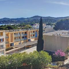 T2 avec Loggia et Balcon à Bormes-les-Mimosas, Garage Inclus - FR-1-610-91