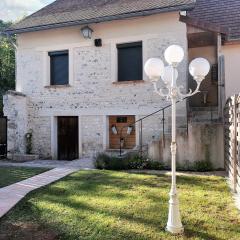 Maison de 2 chambres avec jardin clos et wifi a Sainte Genevieve les Gasny