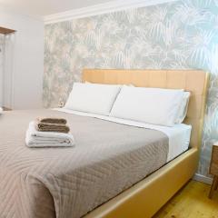 Victry's Houses Chiaia