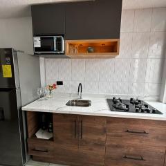 Mamitas House! Mini Suit Privada Junto al Metro de Quito