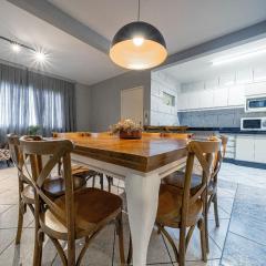 093 - Apartamento com 03 quartos em Canto Grande!