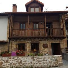 Casa restaurada en pequeño pueblo de montaña