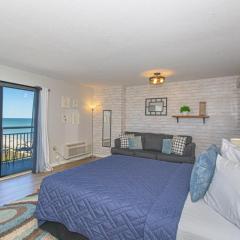 Immaculate Ocean View Condo with Endless Ocean Views- Bluewater Resort 811