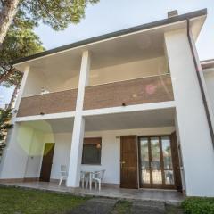 Ferienhaus in Lido Di Volano mit Terrasse, Grill und Garten