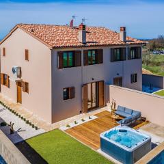 Family villa with pool, wellness