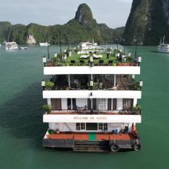 Hạ Long Aqua Legend Cruise