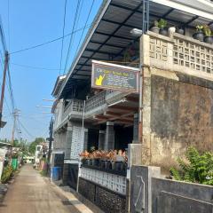 SPOT ON 93815 Chimi Rumah Kost