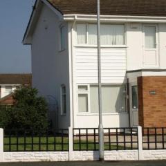 Spacious 3 Bed House in Penrhyn Bay Llandudno