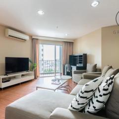 MRT rame9 Jodd Fairs night market, walk for a few minutes, two bedrooms and two bathrooms